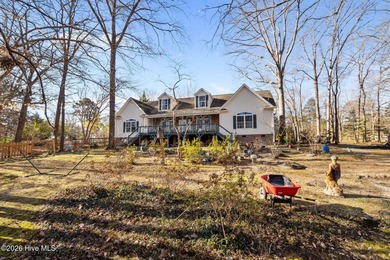 Welcome to your own private retreat. This expansive 4-bedroom