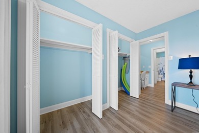 Gorgeous ground level 2 bedroom condo with NEW FLOORING and a - photo 22