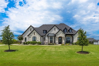 Luxury country living meets modern convenience! Situated on a - photo 3