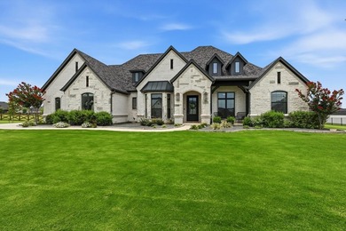 Luxury country living meets modern convenience! Situated on a - photo 4