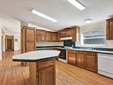 Offering $5,000 towards buyers closing cost! Perfectly located - photo 9