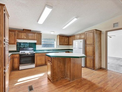 Offering $5,000 towards buyers closing cost! Perfectly located - photo 10