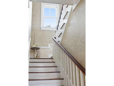 Welcome to this beautifully crafted 5-bedroom, 5.5-bath - photo 33