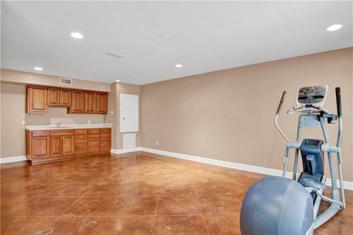 Experience the perfect blend of luxury, comfort, and outdoor - photo 39