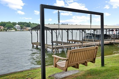 Gorgeous ground level 2 bedroom condo with NEW FLOORING and a - photo 48