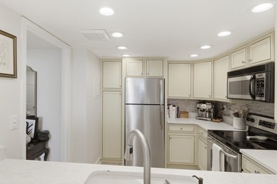 Turn-key condo across from the Charleston City Marina! This - photo 11