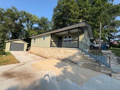 Lake Home Sale Pending in Rockaway Beach, Missouri