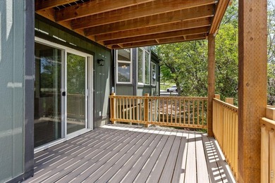 Stunning, completely renovated home located on a quiet - photo 13
