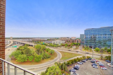 Turn-key condo across from the Charleston City Marina! This - photo 17