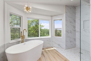 Stunning, completely renovated home located on a quiet - photo 21