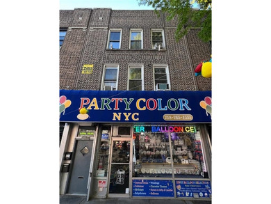 Well maintained mixed-use building (3,655 square feet) in prime - photo 2
