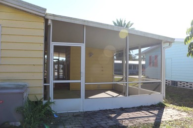 Priced to sell! Moderately updated 2-bedroom 2-bath manufactured - photo 5