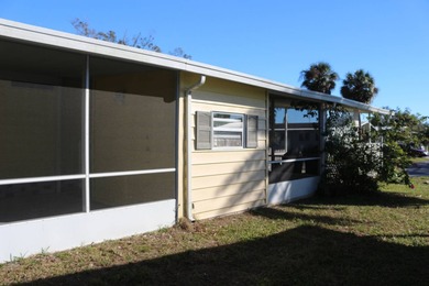 Priced to sell! Moderately updated 2-bedroom 2-bath manufactured - photo 7
