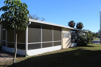 Priced to sell! Moderately updated 2-bedroom 2-bath manufactured - photo 8
