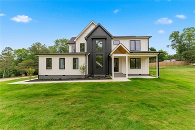 Beautifully crafted new construction home offering elegant - photo 2
