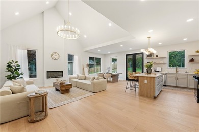 Beautifully crafted new construction home offering elegant - photo 8