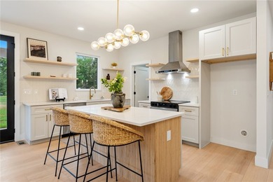 Beautifully crafted new construction home offering elegant - photo 10