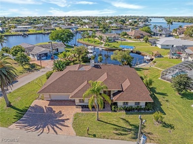 Caloosahatchee River Home For Sale in Fort Myers Florida