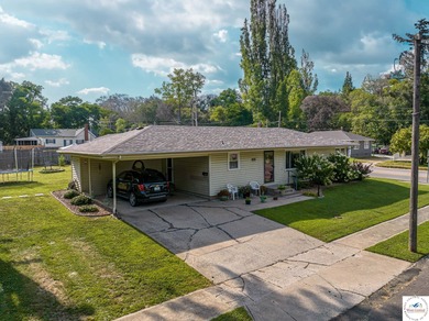 Truman Lake Home For Sale in Clinton Missouri