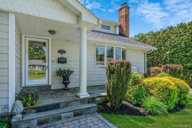 Located at the end of Manitton Court this impeccably maintained - photo 3