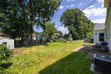 Welcome to this spacious Cape Cod, ideally located in a - photo 26