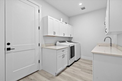 This beautiful home built in 2022 then massively upgraded in - photo 36