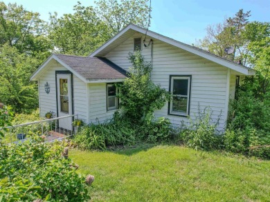 Lake Home For Sale in Elkhorn, Wisconsin