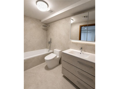 ~800 sq ft of private outdoor space + over 1,500 sq ft interior - photo 7