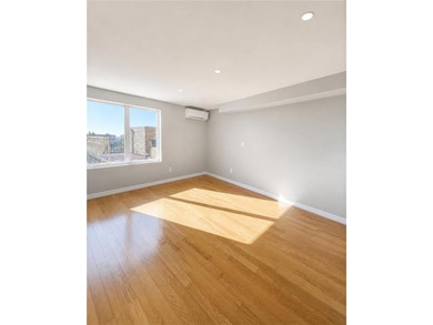 ~800 sq ft of private outdoor space + over 1,500 sq ft interior - photo 8