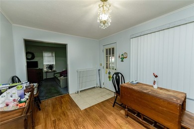 Welcome to 47 Chippendale Rd! This two bedroom home offers a - photo 8