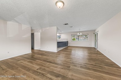 THIS IS A MUST SEE! Extremely Well-Maintained, Remodeled, 3 - photo 11