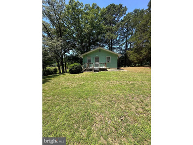Waterfront Opportunity with Endless Potential! Nestled on over 2 - photo 2
