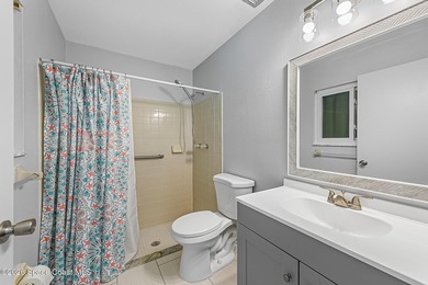 THIS IS A MUST SEE! Extremely Well-Maintained, Remodeled, 3 - photo 27
