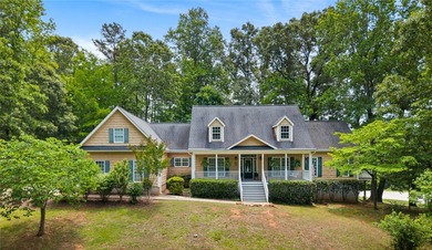 Welcome to 621 Chickasaw Drive, nestled in the highly desirable - photo 1