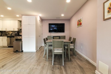 House is 1484 Sq feet features 3 bedrooms and loft in the primer - photo 5