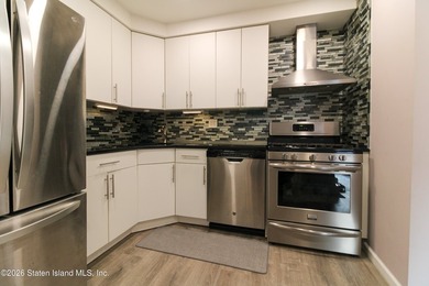 House is 1484 Sq feet features 3 bedrooms and loft in the primer - photo 8