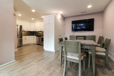 House is 1484 Sq feet features 3 bedrooms and loft in the primer - photo 9