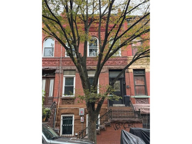 Welcome to 43 Linden Street, don't miss your opportunity to own - photo 4