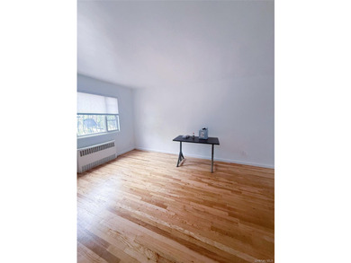 This exceptional townhouse features 4 bedrooms and 3 bathrooms - photo 3