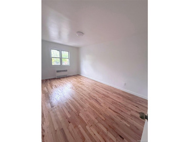 This exceptional townhouse features 4 bedrooms and 3 bathrooms - photo 5