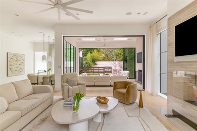 This private architectural retreat is designed for those who - photo 15