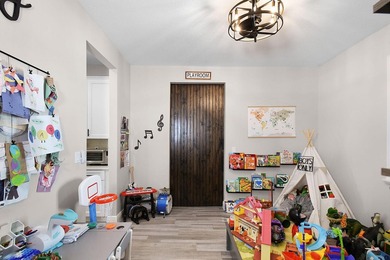 Not your cookie-cutter home. This magazine-worthy 3-bedroom - photo 24