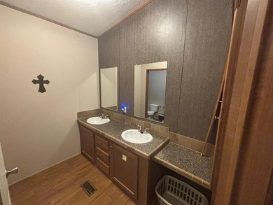 Great 4BR/2BA manufactured home in Toledo Beach Subdivision - photo 29