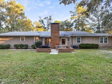 Welcome to this charming 3-bedroom, 2-bath home with a - photo 3