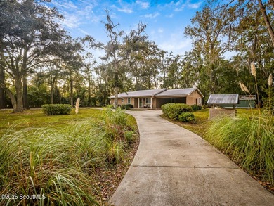 Welcome to this charming 3-bedroom, 2-bath home with a - photo 5