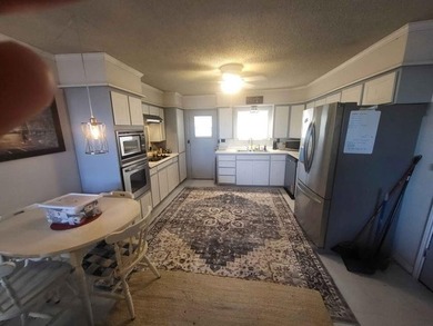 3BR RANCH STYLE HOME ON 1.72 ACRES. DOES HAVE MATURE PECAN AND