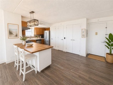 Welcome to this spacious and beautifully positioned corner-unit - photo 6