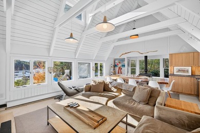 Welcome to 'Summer Salt', a stunning retreat where elegant - photo 9
