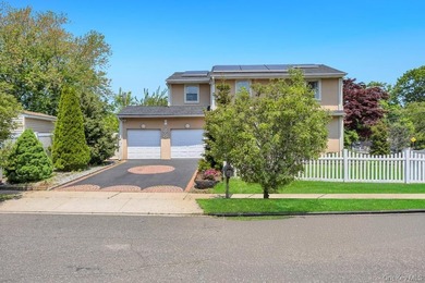 Expanded 4 bed, 4 bath Colonial featuring a full finished - photo 2
