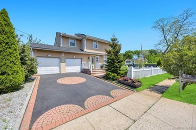 Expanded 4 bed, 4 bath Colonial featuring a full finished - photo 3
